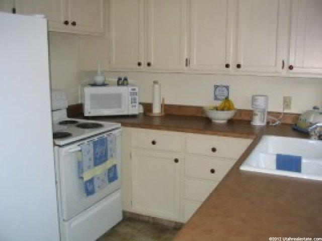 4863 S 1690 E, Holladay, UT 84117 — photo 3