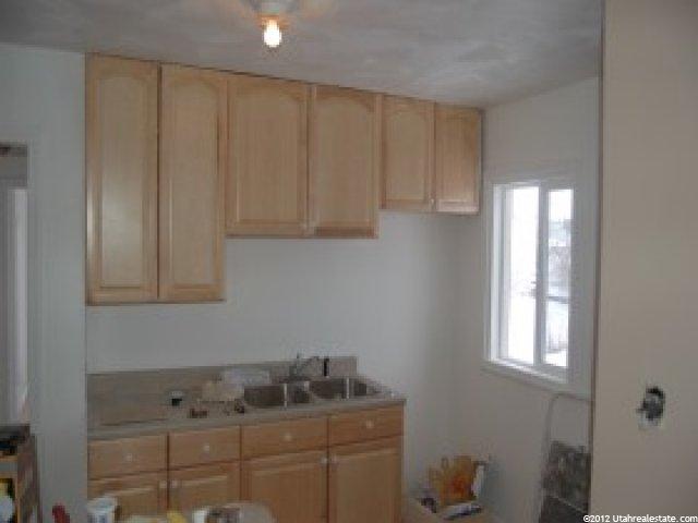 281 S Lakeview Dr, Clinton, UT 84015 — photo 6