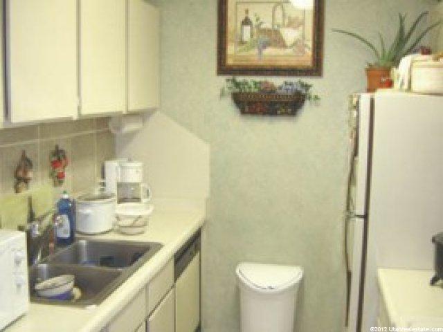 406 E Creekside Cir #B, Murray, UT 84107 — photo 4