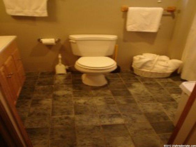 138 Crockett Ave, Logan, UT 84321 — photo 3