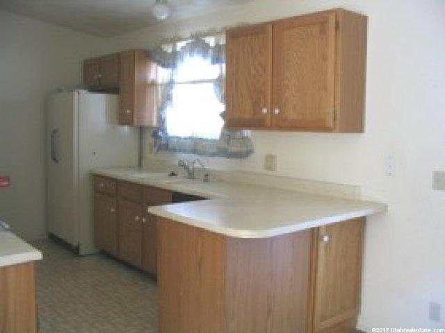 1214 S Cannon Dr E, Farmington, UT 84025 — photo 2