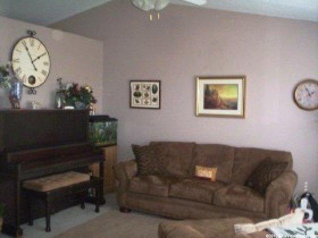 2046 Jenny Ln, Clearfield, UT 84015 — photo 3