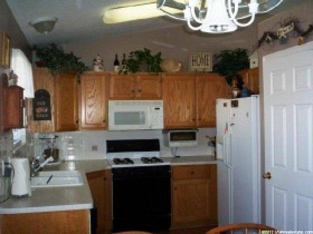 2046 Jenny Ln, Clearfield, UT 84015 — photo 5