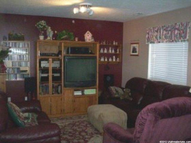 2046 Jenny Ln, Clearfield, UT 84015 — photo 6