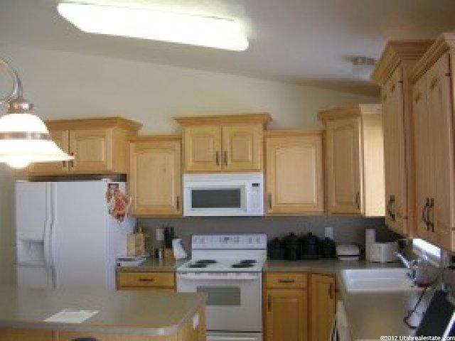 4617 S 3025 W, Roy, UT 84067 — photo 6