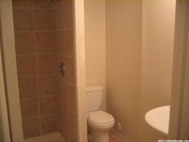 798 W 1420 N, Clinton, UT 84015 — photo 7