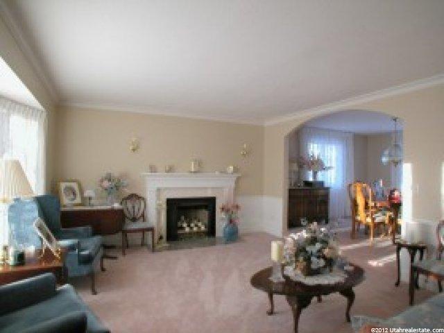 8691 S Glider Ln E, Sandy, UT 84093 — photo 2