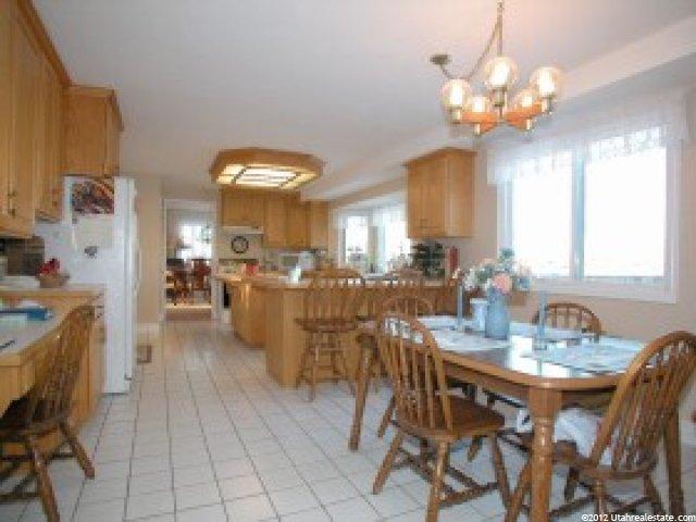 8691 S Glider Ln E, Sandy, UT 84093 — photo 3