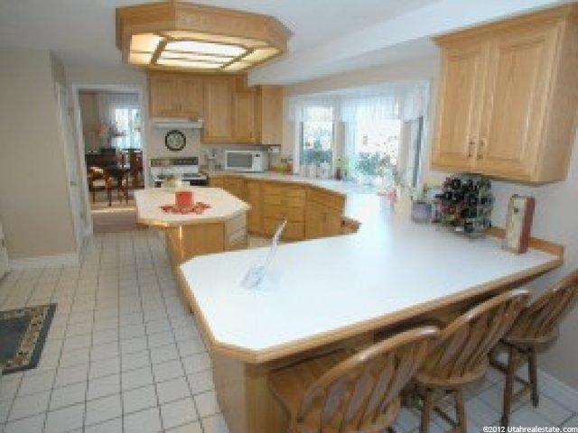 8691 S Glider Ln E, Sandy, UT 84093 — photo 4