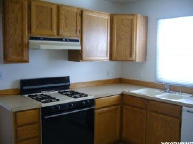 8710 Center St, Sandy, UT 84070 — photo 2