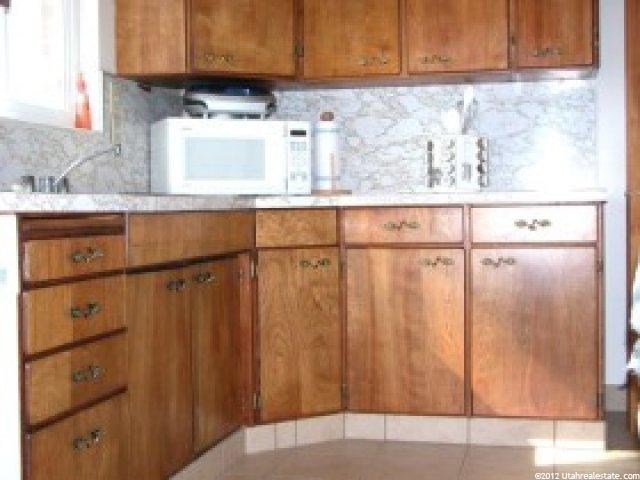 363 Marilyn Dr, Clearfield, UT 84015 — photo 4