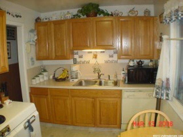 72 N 400 W, Kaysville, UT 84037 — photo 3