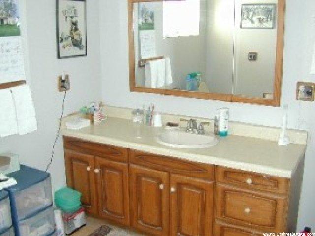 950 Silica Dr, Sandy, UT 84094 — photo 4