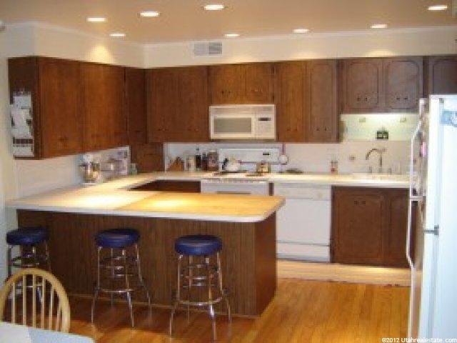 562 N 400 E, Centerville, UT 84014 — photo 2