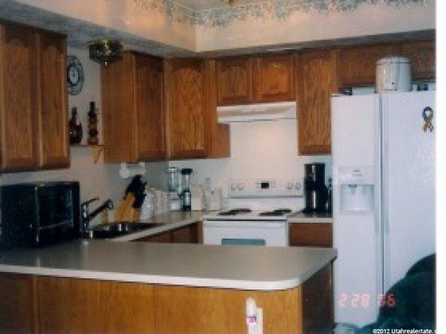 977 N 1125 W, Layton, UT 84041 — photo 4