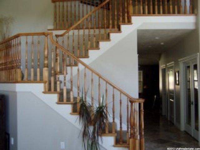 5342 S Skyline Dr, Ogden, UT 84403 — photo 2