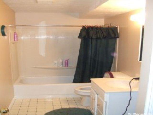2823 N 1600 E, Layton, UT 84040 — photo 4