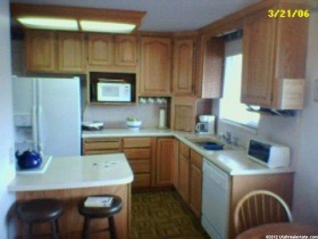 8406 S Strato Dr, Sandy, UT 84093 — photo 2