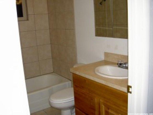 407 N Ann St, Clearfield, UT 84015 — photo 4
