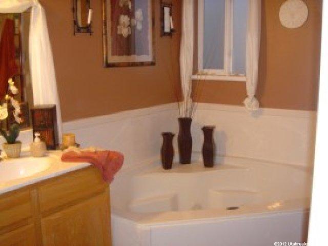 1497 N 2090 W, Clinton, UT 84015 — photo 5