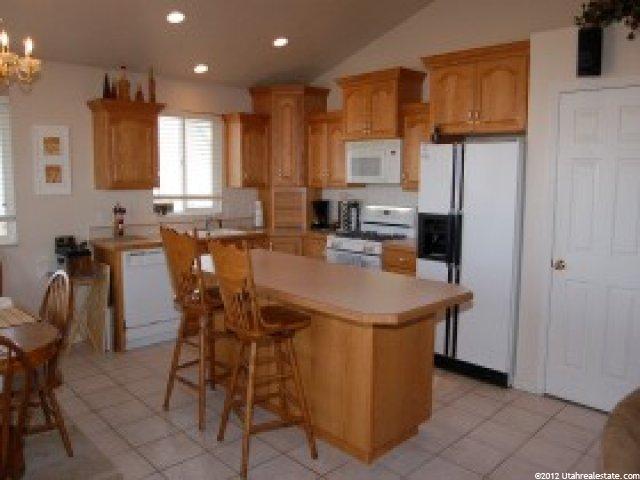 1368 Gleneagles Dr, Syracuse, UT 84075 — photo 5
