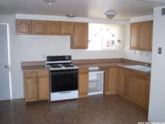 561 E Kirk St, Layton, UT 84041 — photo 2