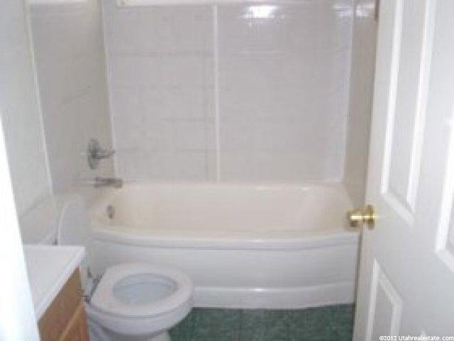 561 E Kirk St, Layton, UT 84041 — photo 4