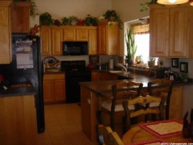 1331 N 2090 W, Clinton, UT 84015 — photo 2