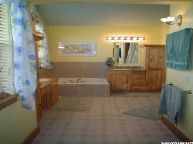 695 N Jessis Meadow Dr, West Bountiful, UT 84087 — photo 5