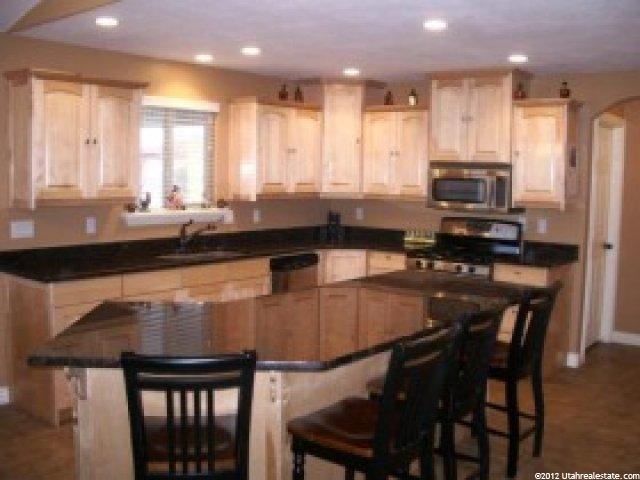 2566 S 2975 W, West Haven, UT 84401 — photo 3