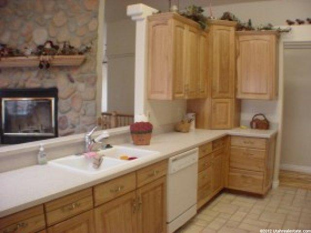 326 W Powell Ln, Levan, UT 84639 — photo 4
