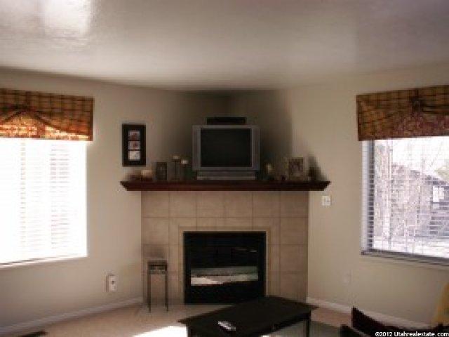 657 Jefferson Cv #11 E, Sandy, UT 84070 — photo 2