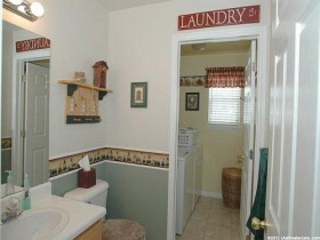 597 W 2075 Cir N, Centerville, UT 84014 — photo 10