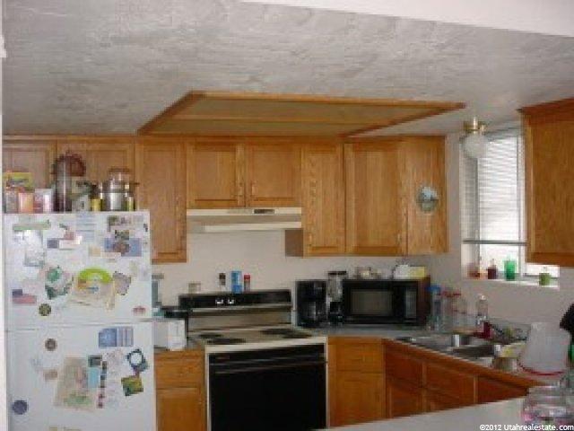 1451 N Ash Dr E, Layton, UT 84040 — photo 2