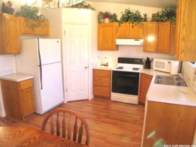 798 W 2005 N, Clinton, UT 84015 — photo 3