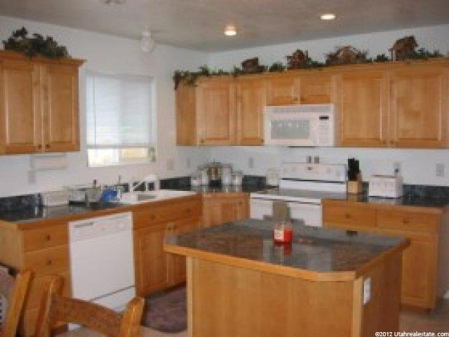 3246 N Pelican Dr, Farr West, UT 84404 — photo 3