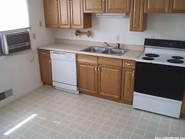 968 E 1000 S, Clearfield, UT 84015 — photo 3