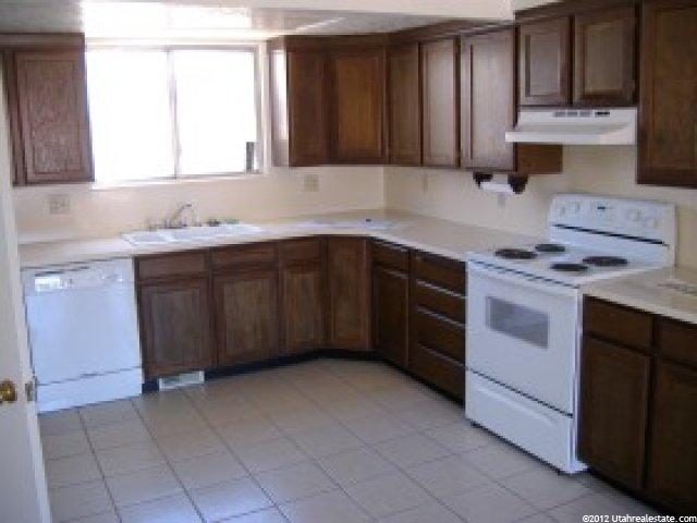 5874 S 2625 W, Roy, UT 84067 — photo 4