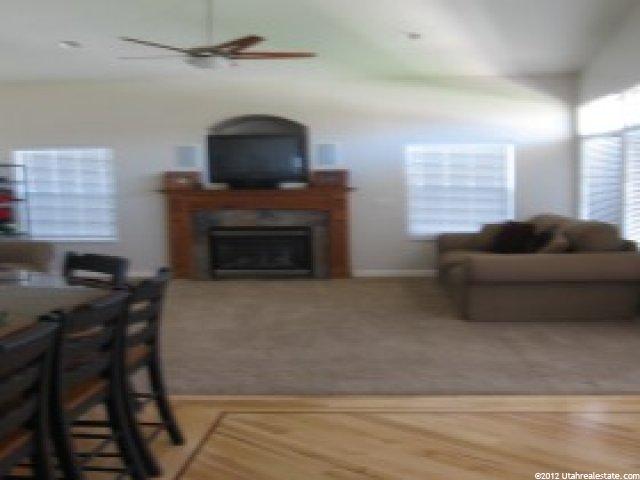 886 W 2920 S, Syracuse, UT 84075 — photo 2