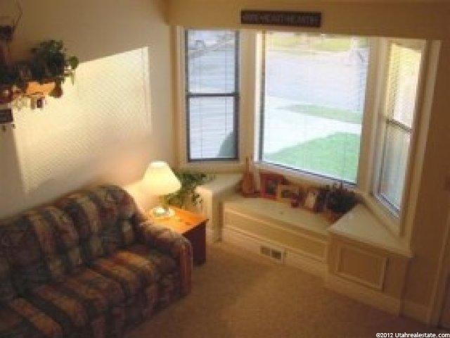 977 S 225 E, Layton, UT 84041 — photo 4