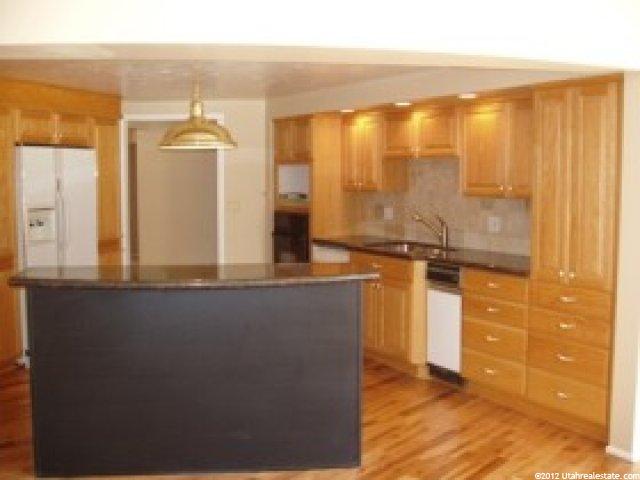 8715 S Sundance Dr, Sandy, UT 84093 — photo 4