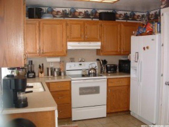 239 E 935 S, Layton, UT 84041 — photo 3