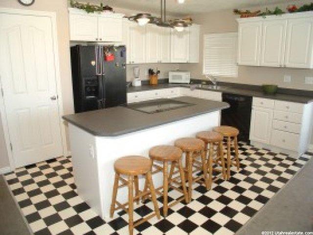 551 Tamarack Dr, Tooele, UT 84074 — photo 2