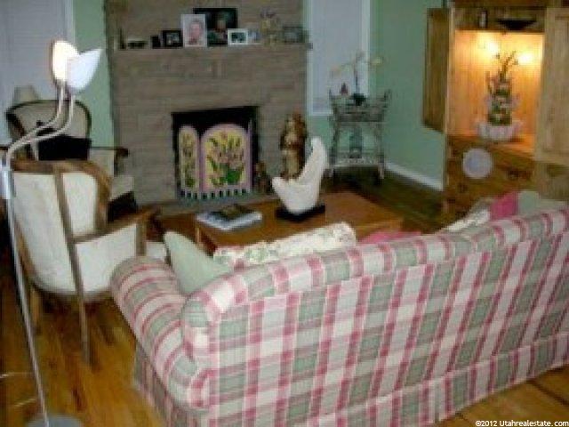 193 E Mountain View Dr, Murray, UT 84107 — photo 2