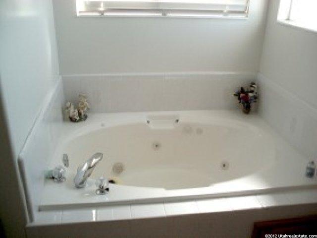 1658 N 2530 W, Clinton, UT 84015 — photo 8