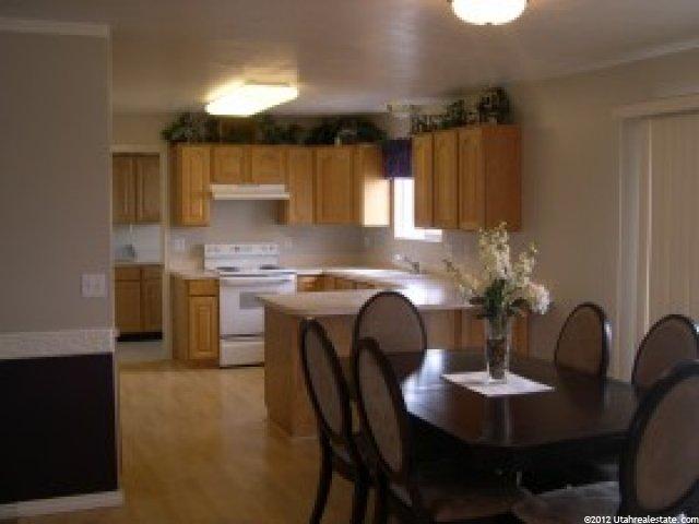 536 W 1025 N, Clinton, UT 84015 — photo 4