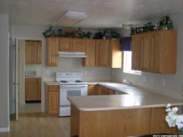 536 W 1025 N, Clinton, UT 84015 — photo 5