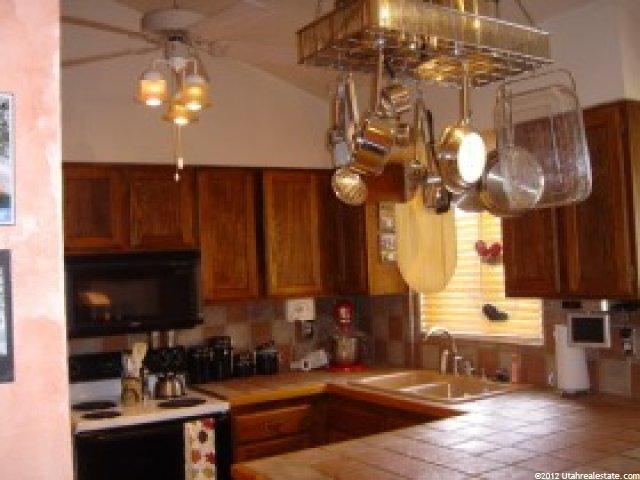 1064 W 25 S, Clearfield, UT 84015 — photo 2