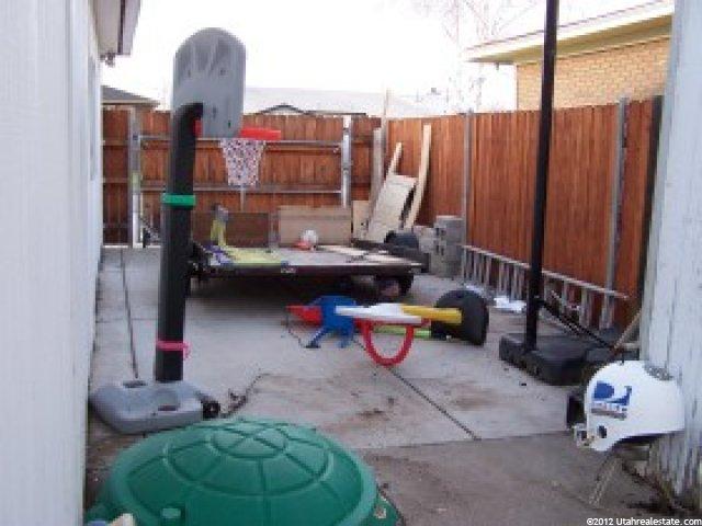 210 E Nicoletti Dr S, Midvale, UT 84047 — photo 10
