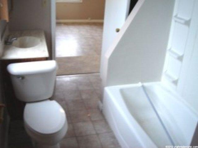 260 W 400 N, Bountiful, UT 84010 — photo 8